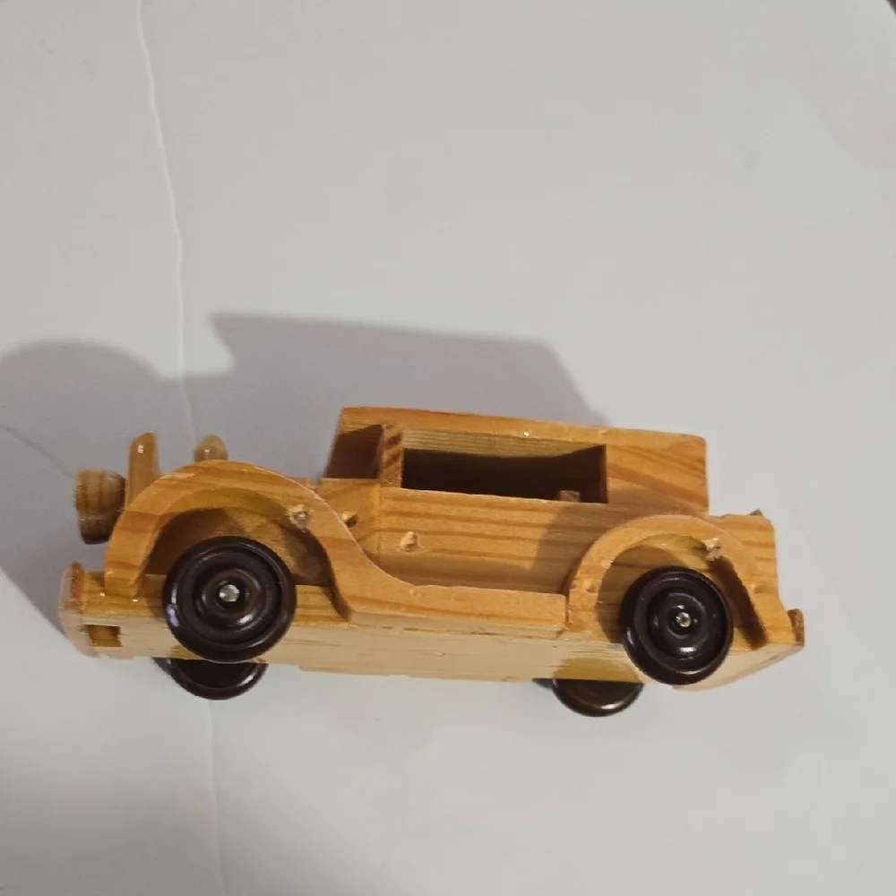 Classic Retro Hand-Crafted, Vintage-Style Wooden Model Car